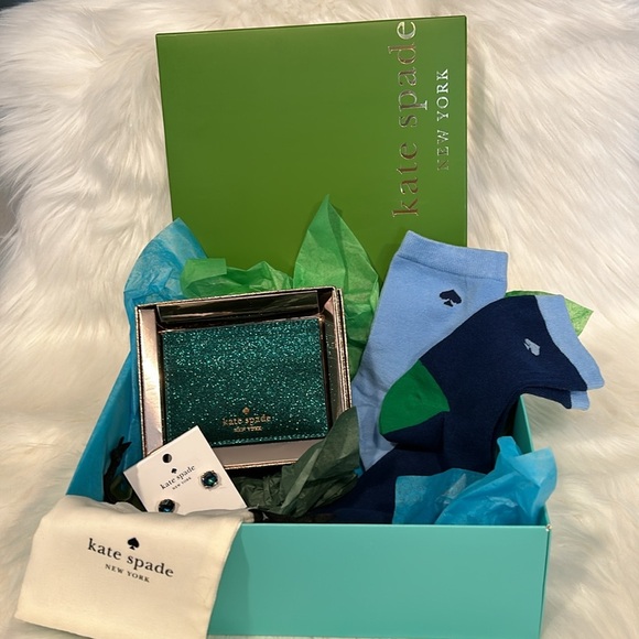 Kate Spade Festive Gift Box Set ♠️ - Picture 2 of 12